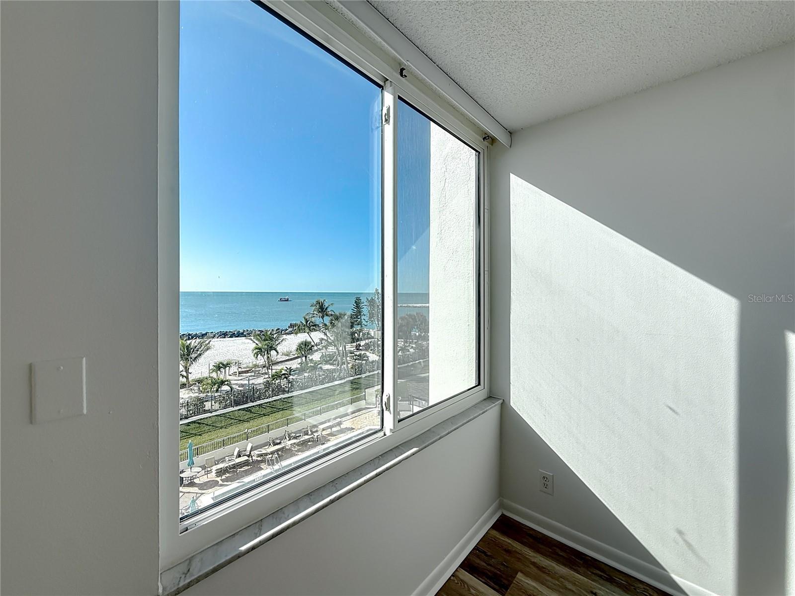 Image 28 of 75 For 7100 Sunset Way 405