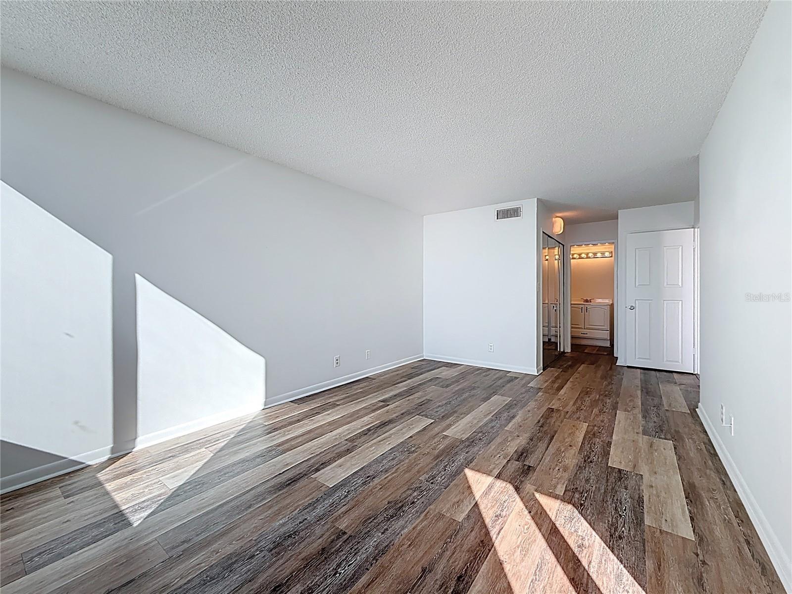 Image 29 of 75 For 7100 Sunset Way 405