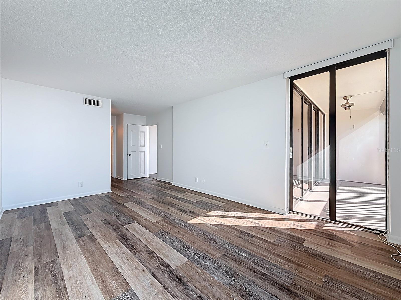 Image 30 of 75 For 7100 Sunset Way 405