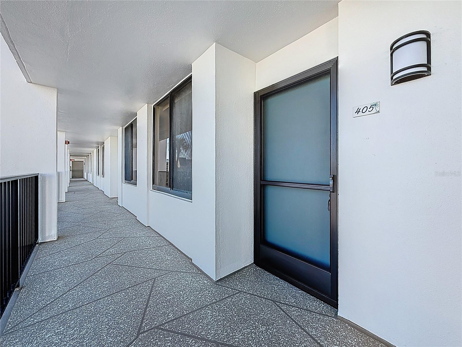 Image 4 of 75 For 7100 Sunset Way 405