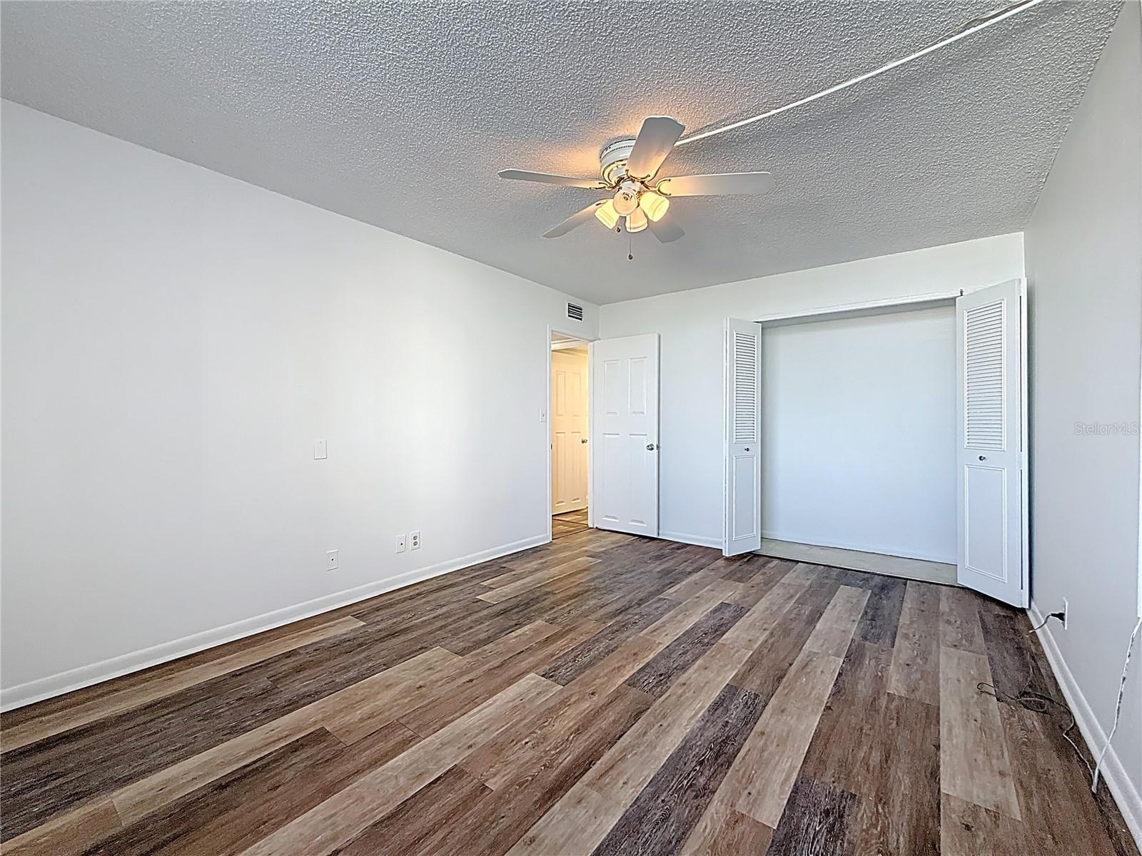 Image 45 of 75 For 7100 Sunset Way 405