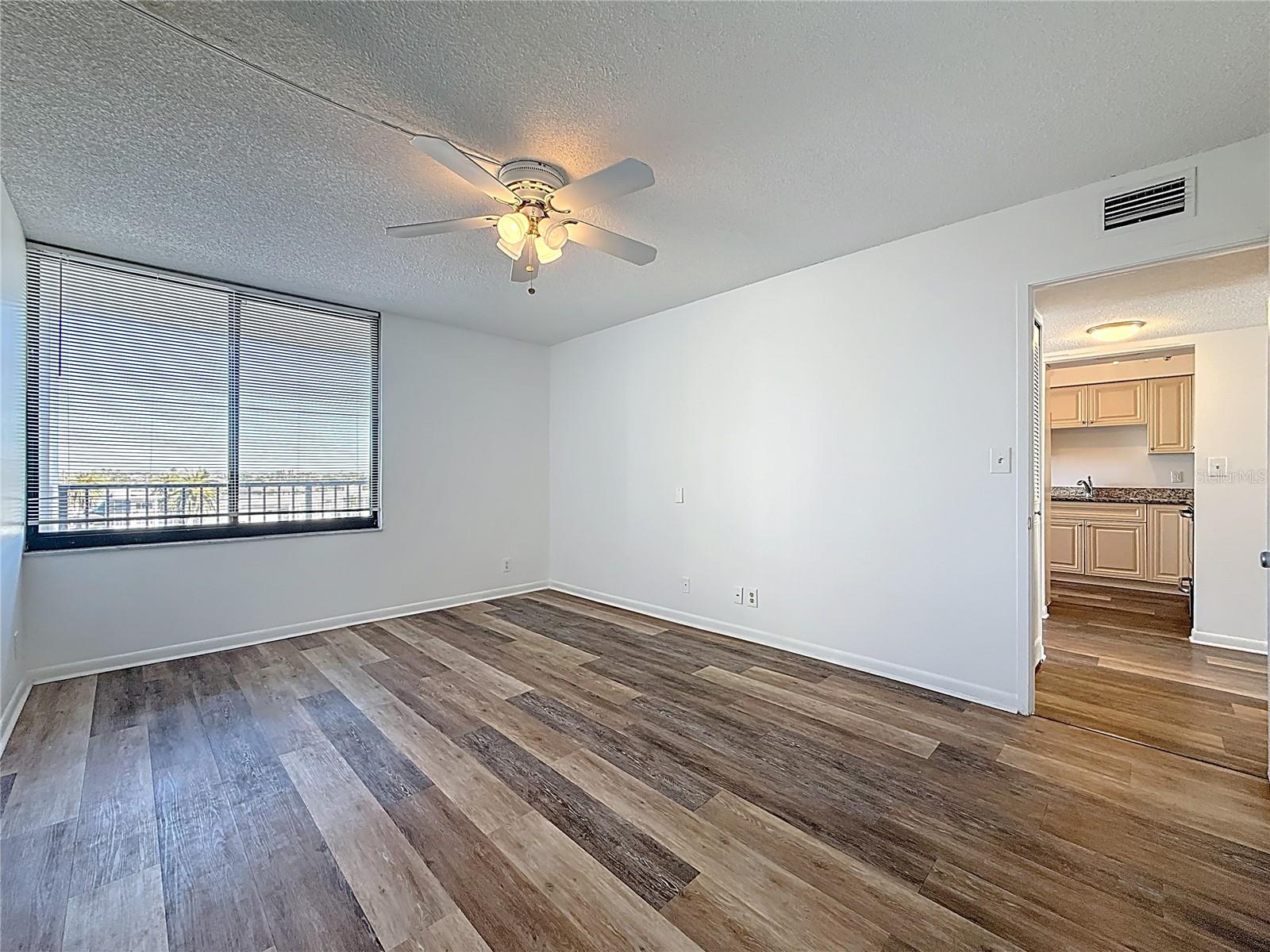 Image 47 of 75 For 7100 Sunset Way 405