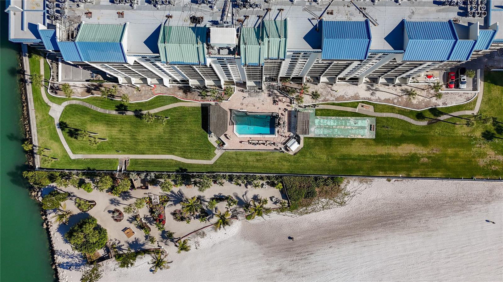 Image 58 of 75 For 7100 Sunset Way 405