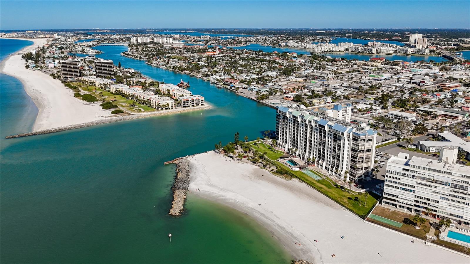 Image 63 of 75 For 7100 Sunset Way 405