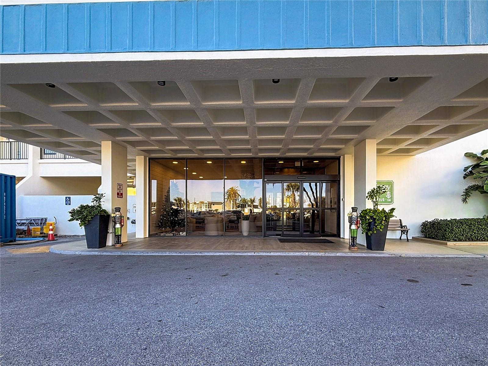 Image 74 of 75 For 7100 Sunset Way 405