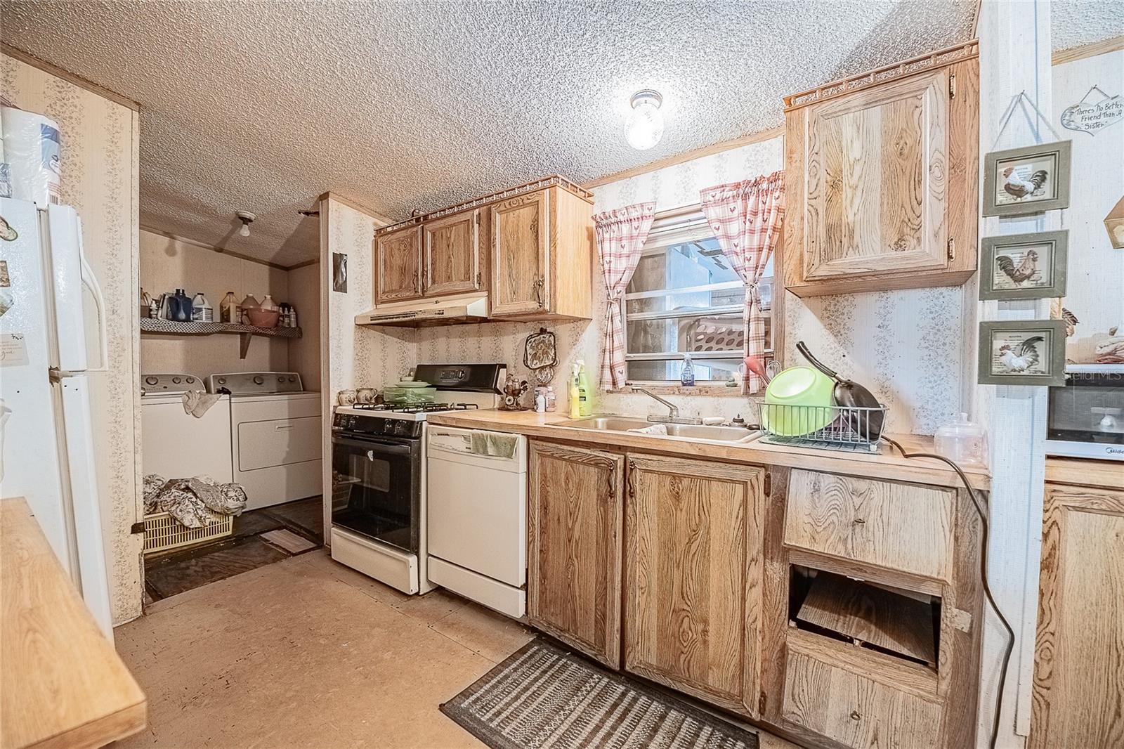 Image 7 of 25 For 5220 Spring Creek Drive