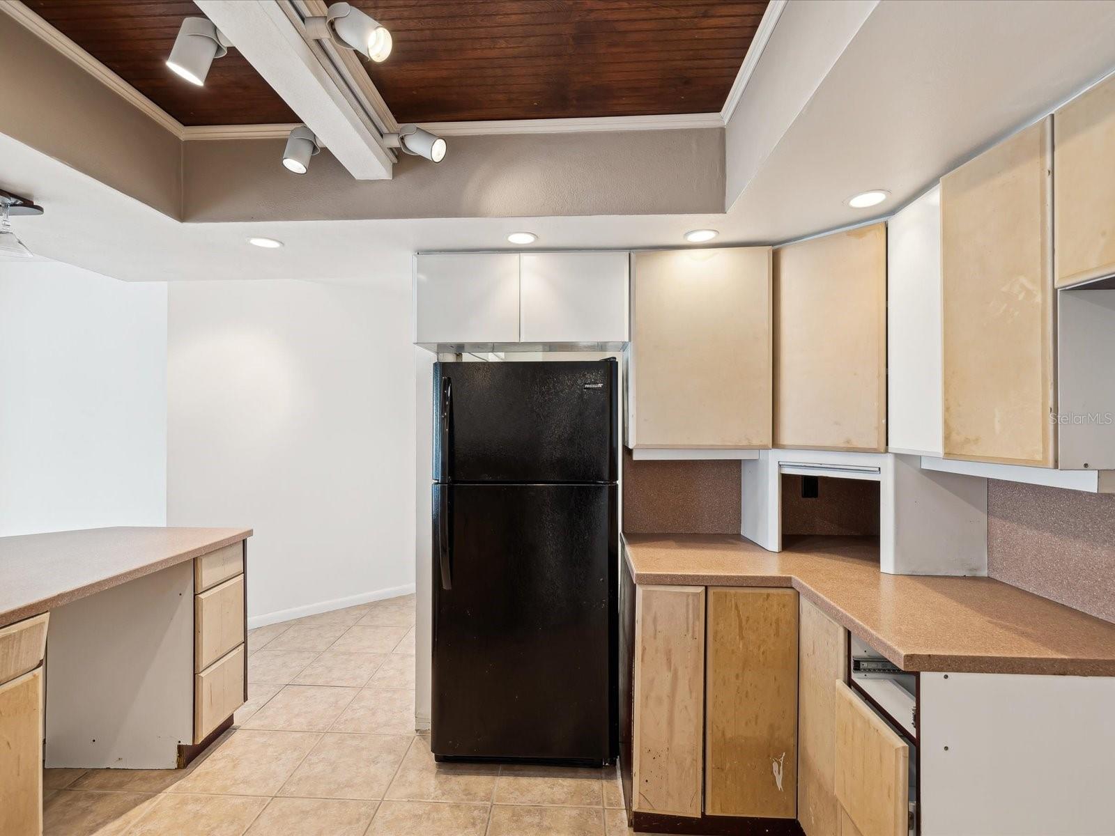 Image 11 of 37 For 11549 48th Avenue N