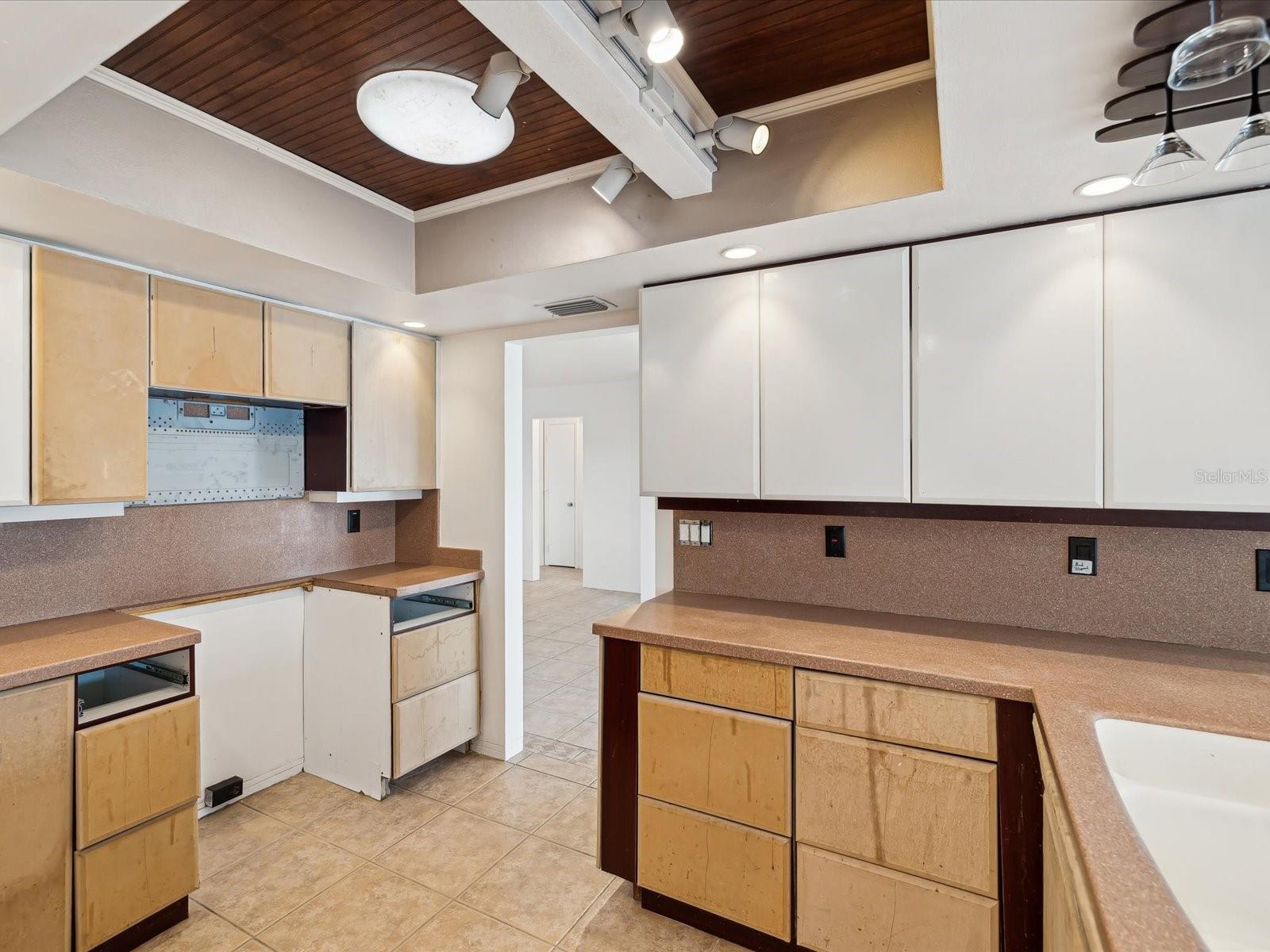 Image 12 of 37 For 11549 48th Avenue N