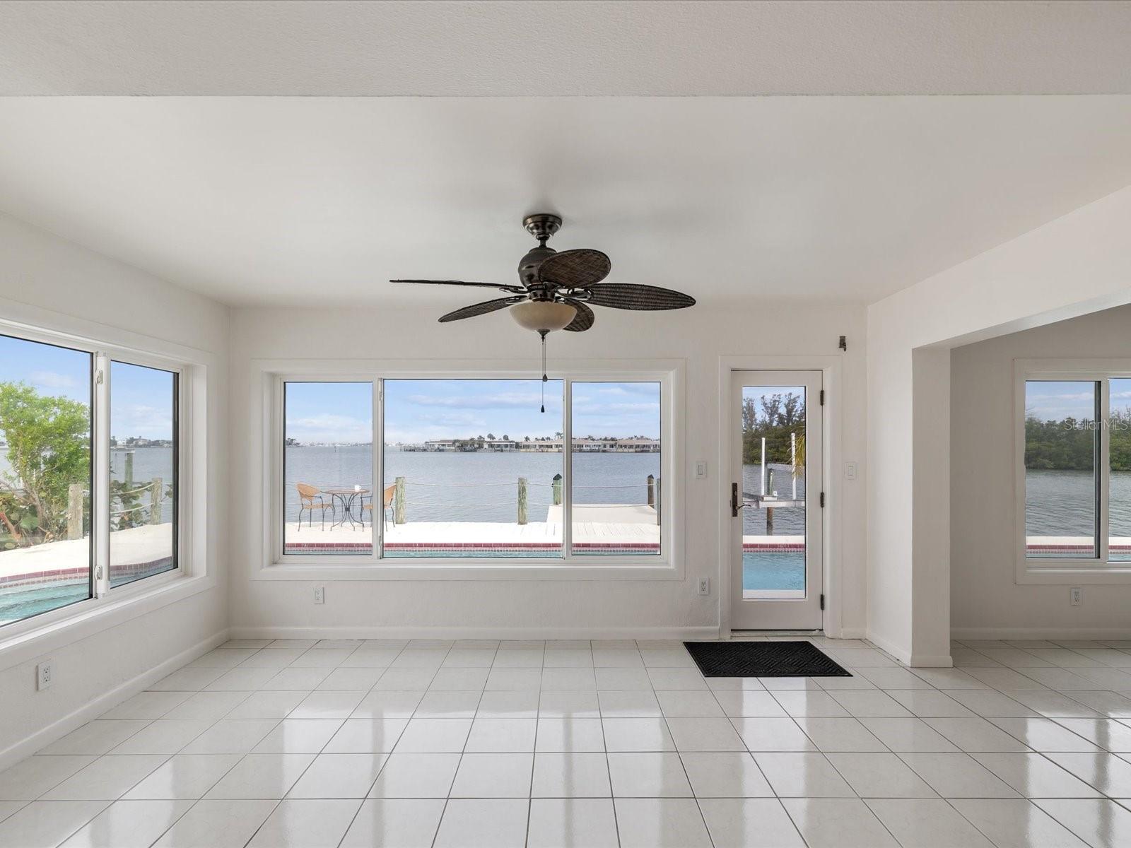 Image 15 of 37 For 11549 48th Avenue N