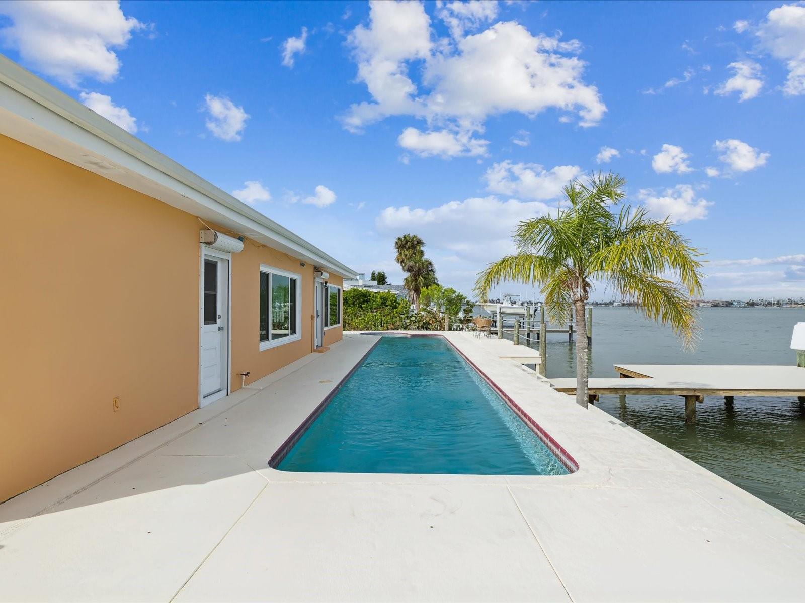 Image 22 of 37 For 11549 48th Avenue N