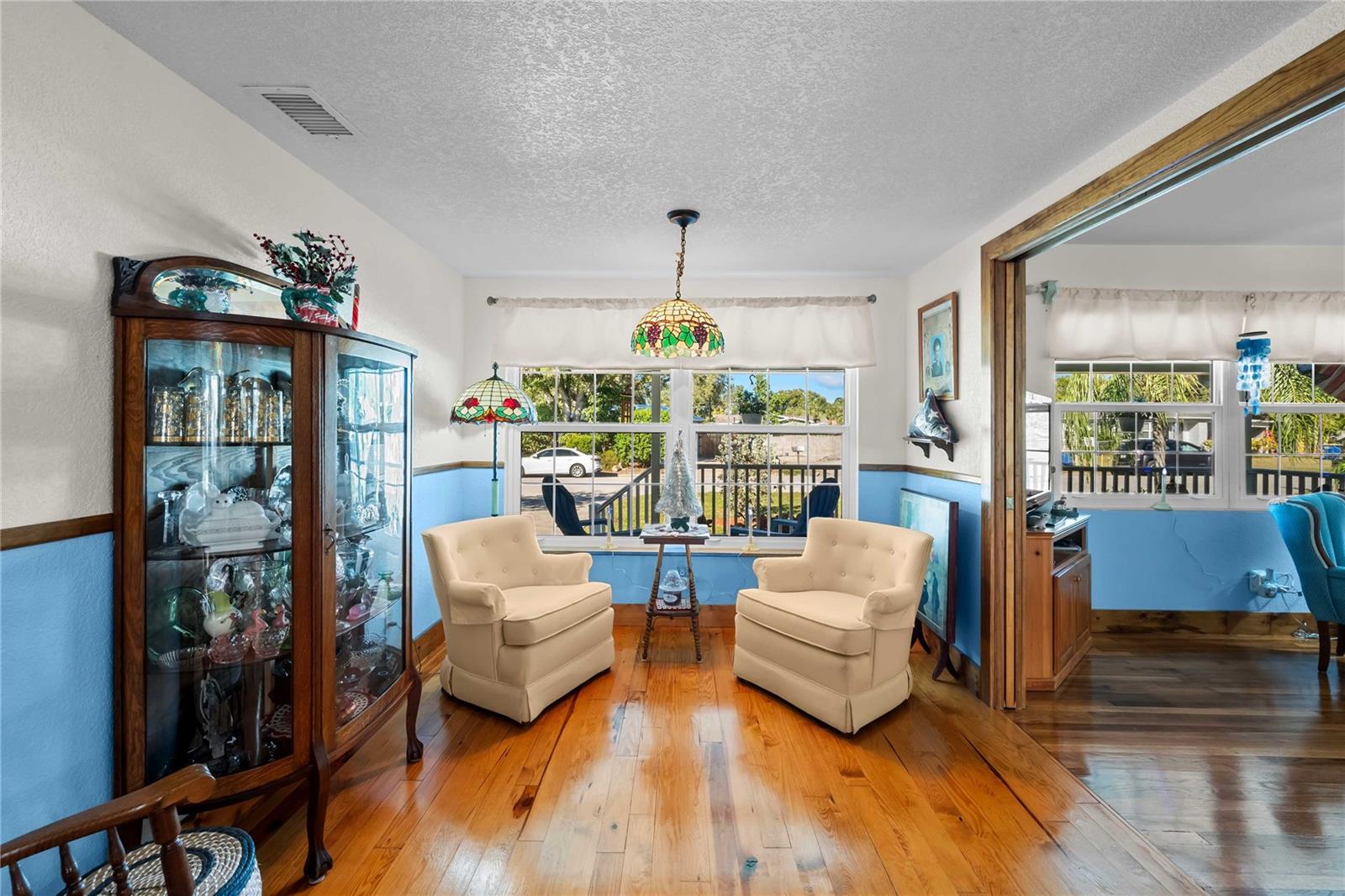 Listing photo id 12 for 1109 Commodore Street