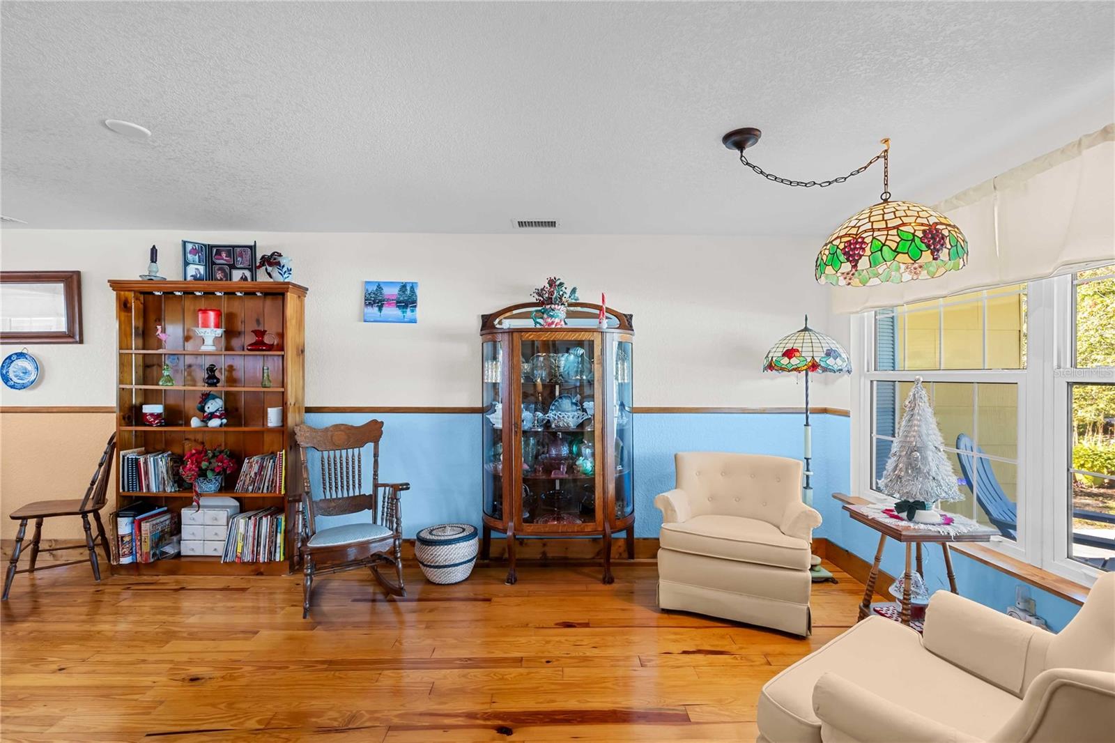 Listing photo id 13 for 1109 Commodore Street