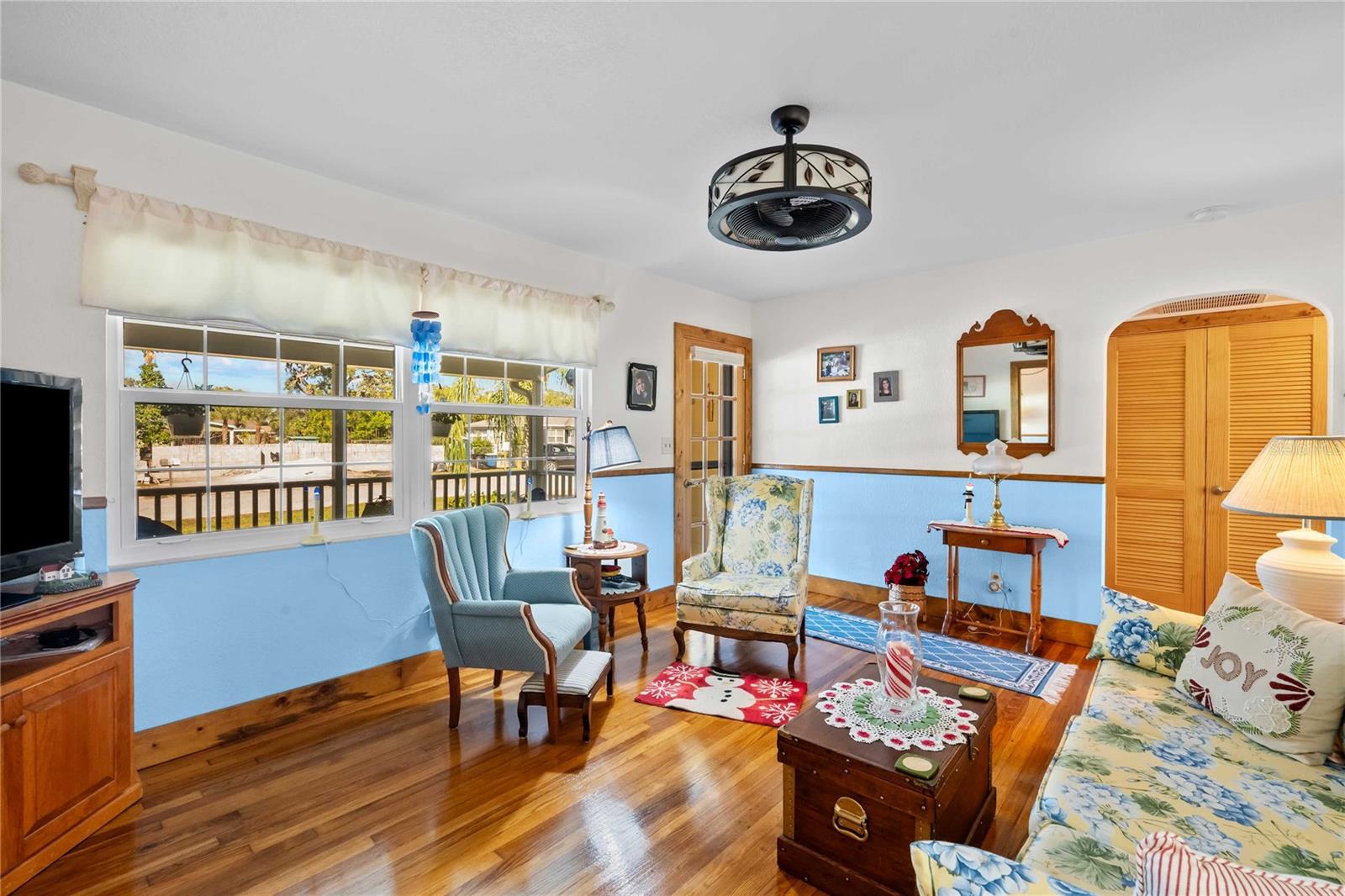 Listing photo id 15 for 1109 Commodore Street