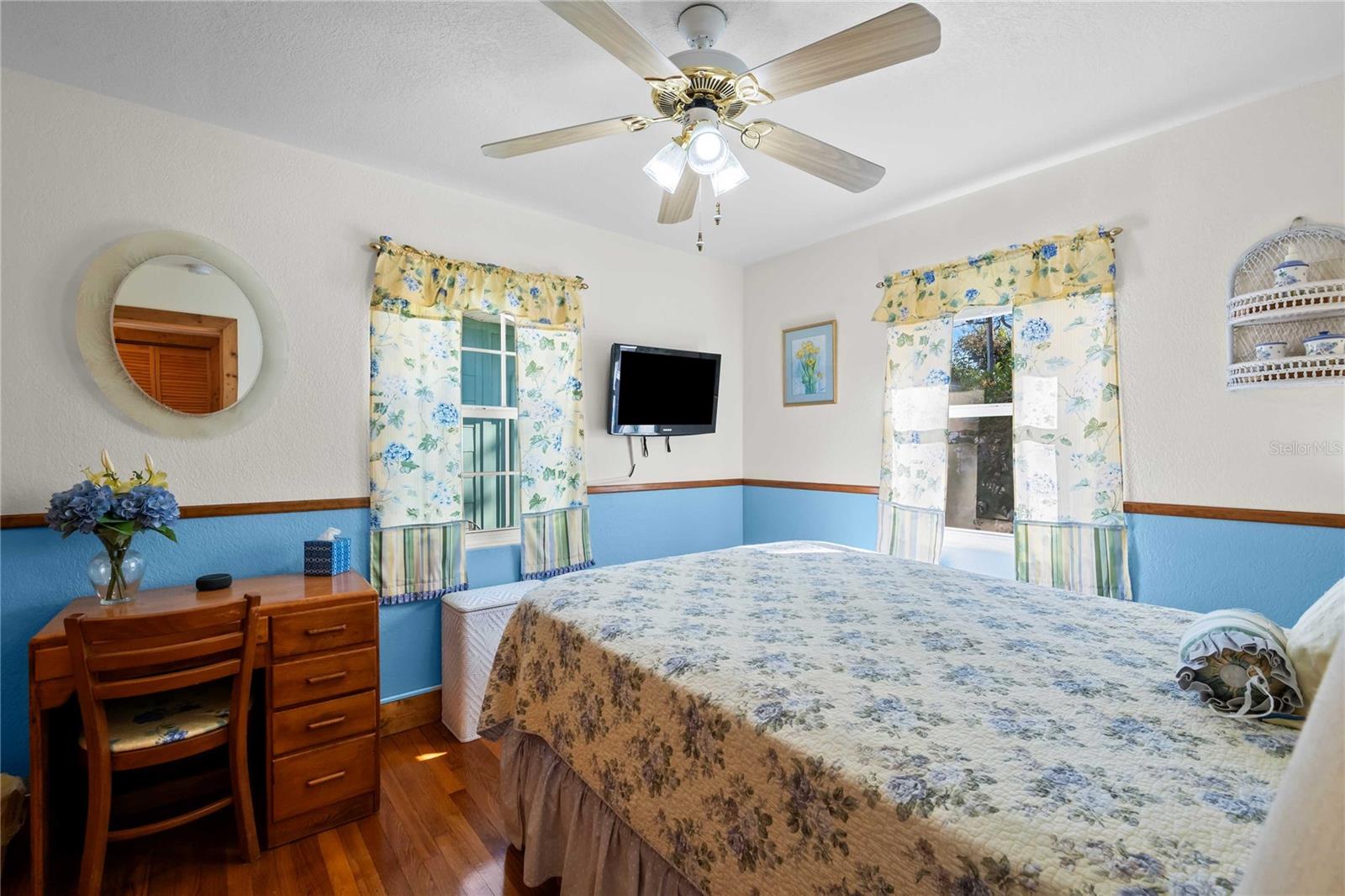 Listing photo id 24 for 1109 Commodore Street