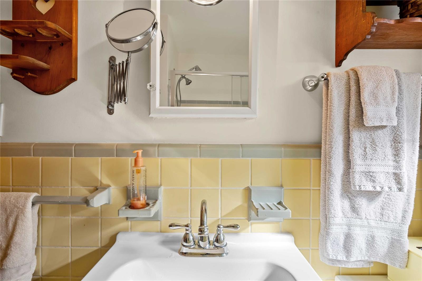 Listing photo id 26 for 1109 Commodore Street