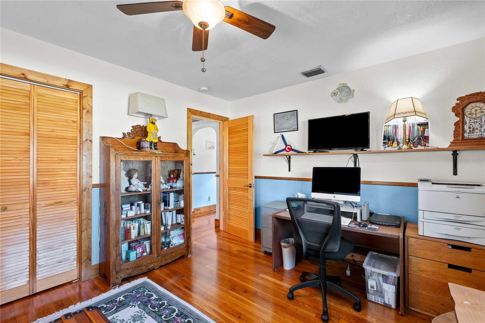 Listing photo id 27 for 1109 Commodore Street