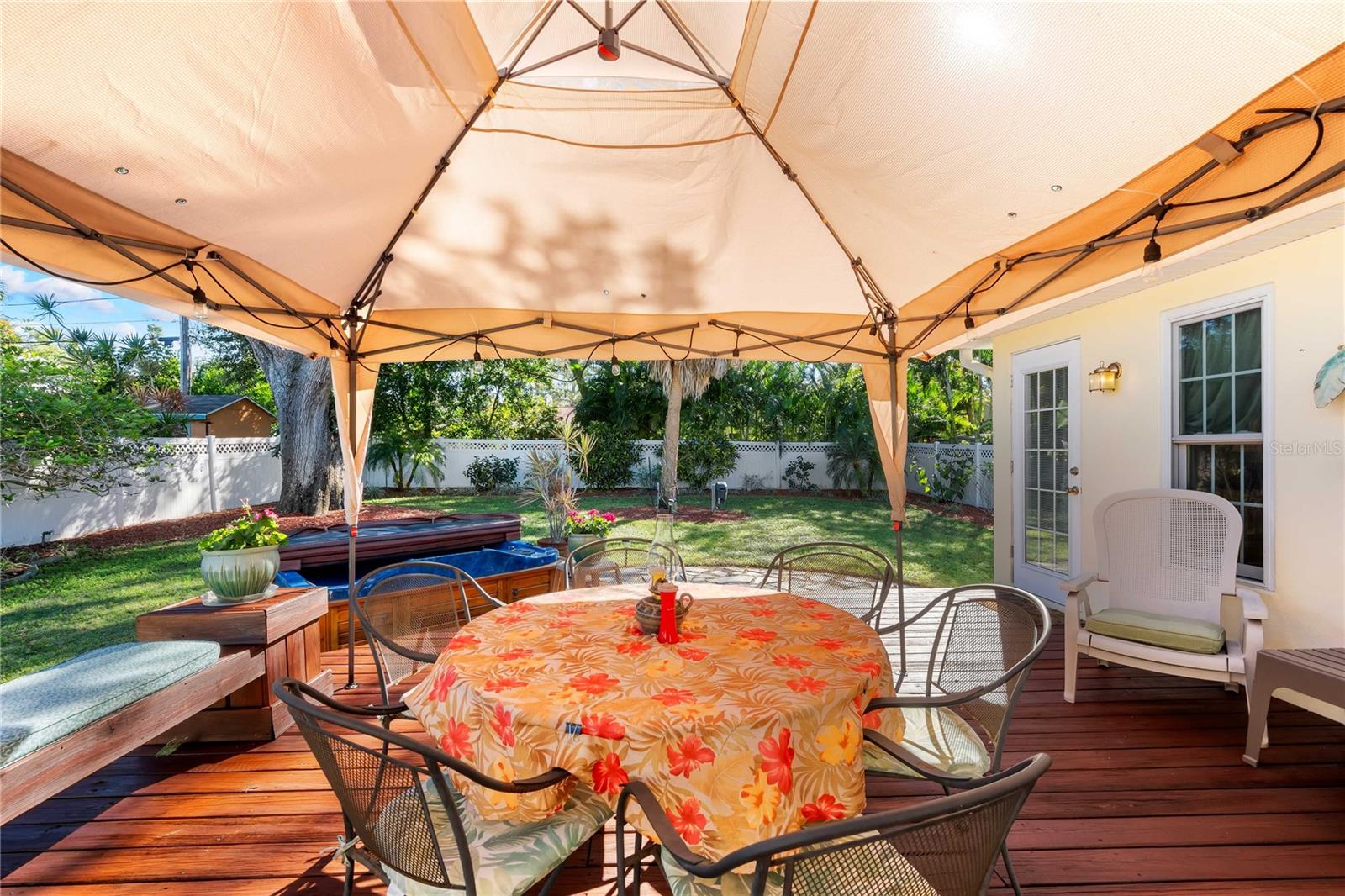 Listing photo id 29 for 1109 Commodore Street