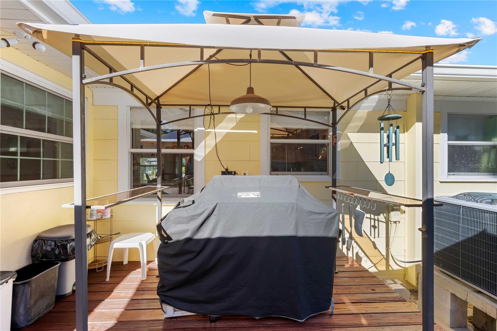 Listing photo id 30 for 1109 Commodore Street