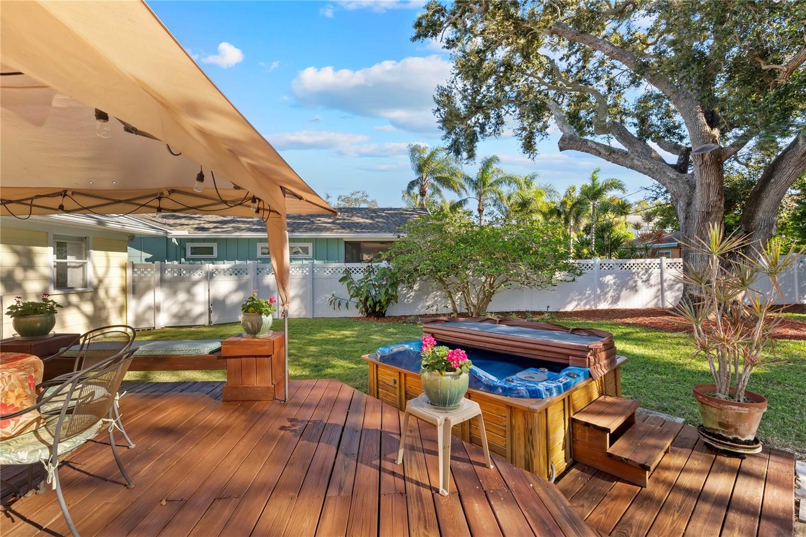 Listing photo id 35 for 1109 Commodore Street