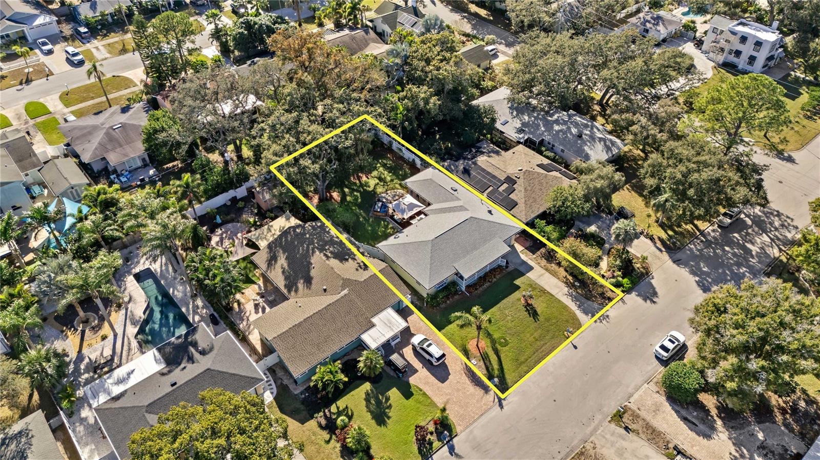 Listing photo id 39 for 1109 Commodore Street