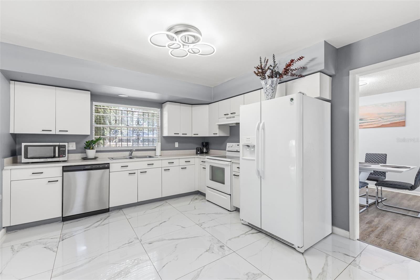 Listing photo id 8 for 7801 Greenshire Drive