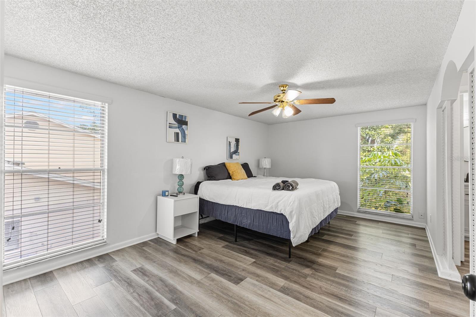 Listing photo id 12 for 7801 Greenshire Drive