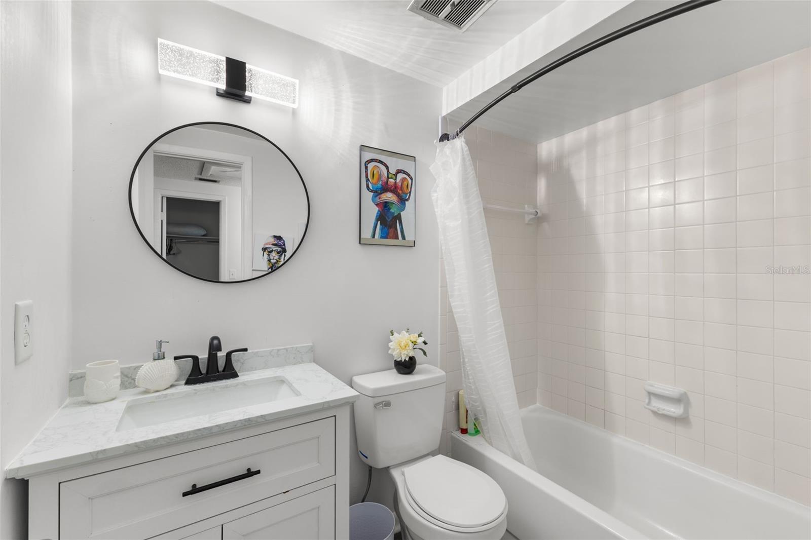 Listing photo id 14 for 7801 Greenshire Drive