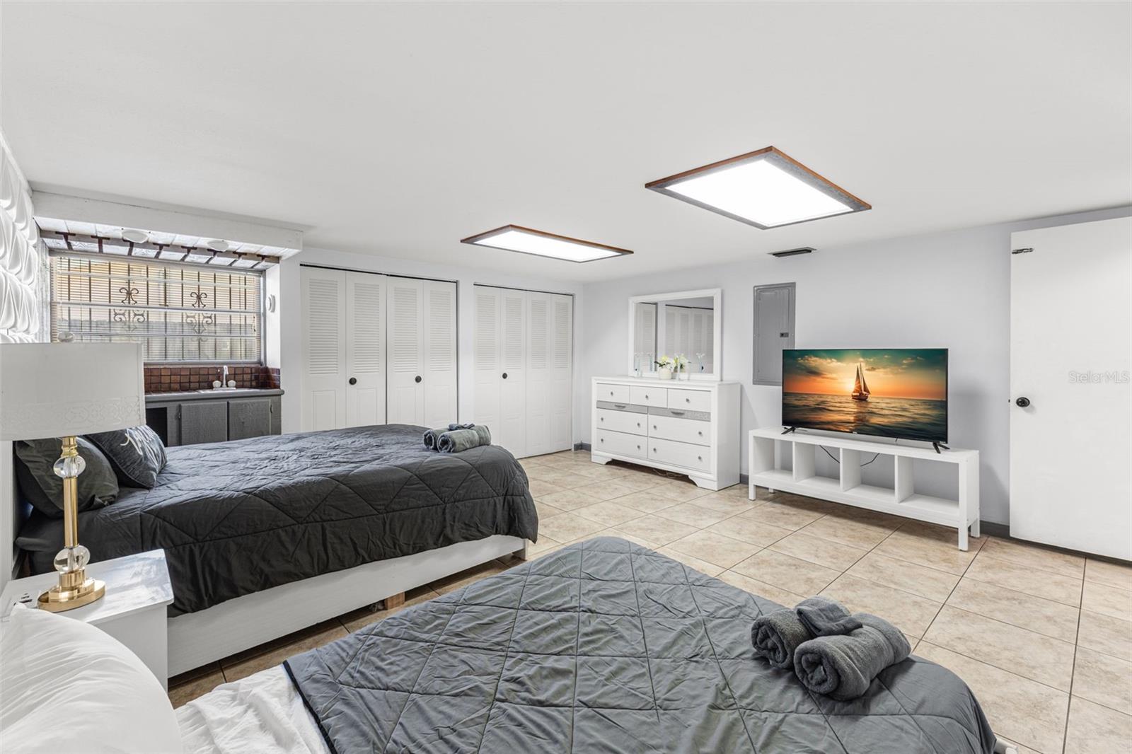 Listing photo id 16 for 7801 Greenshire Drive