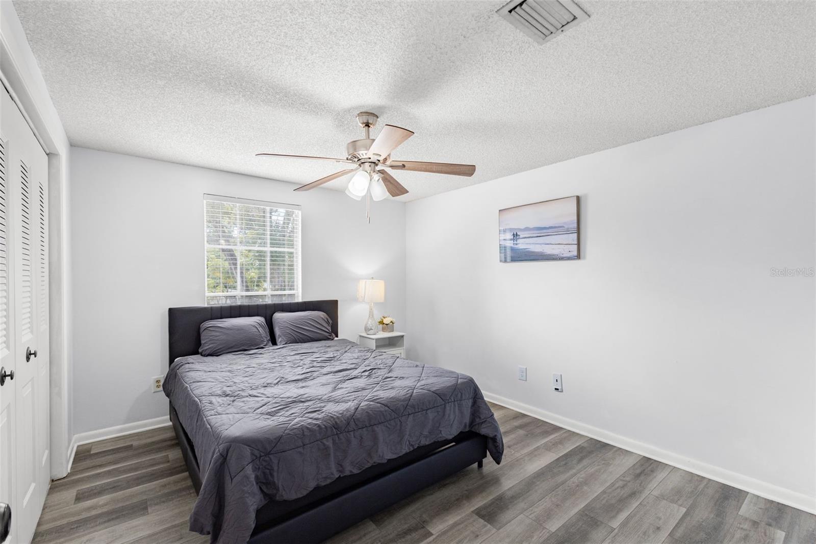 Listing photo id 20 for 7801 Greenshire Drive