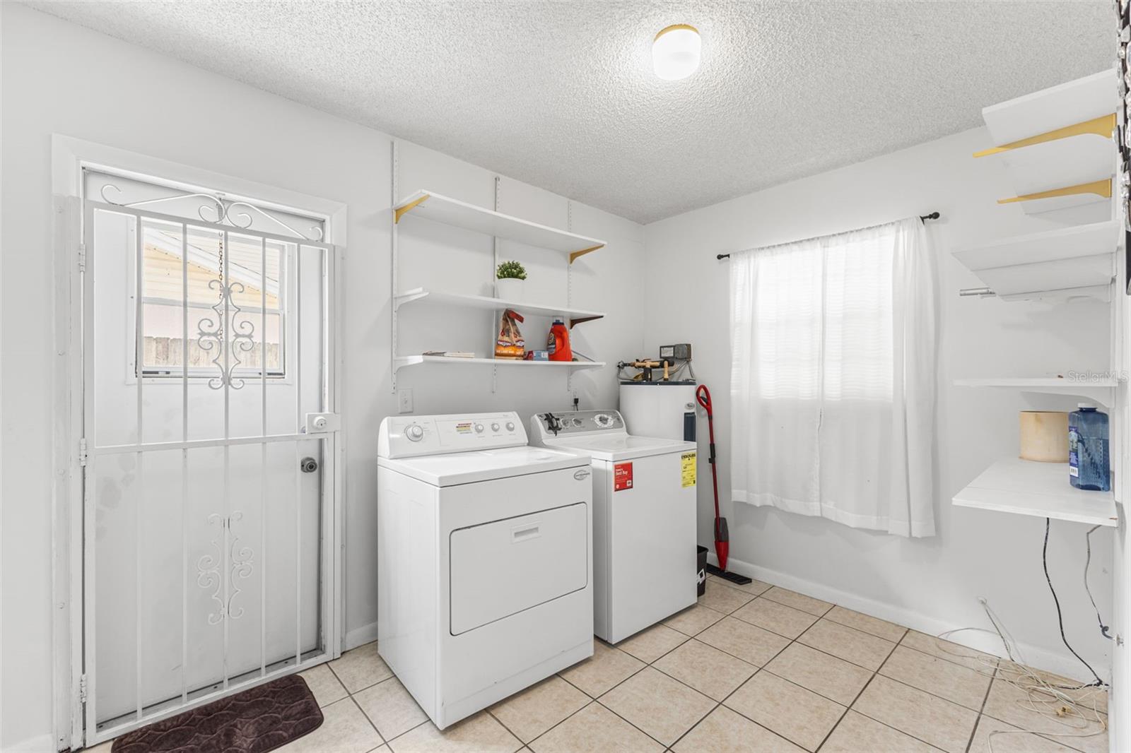 Listing photo id 23 for 7801 Greenshire Drive