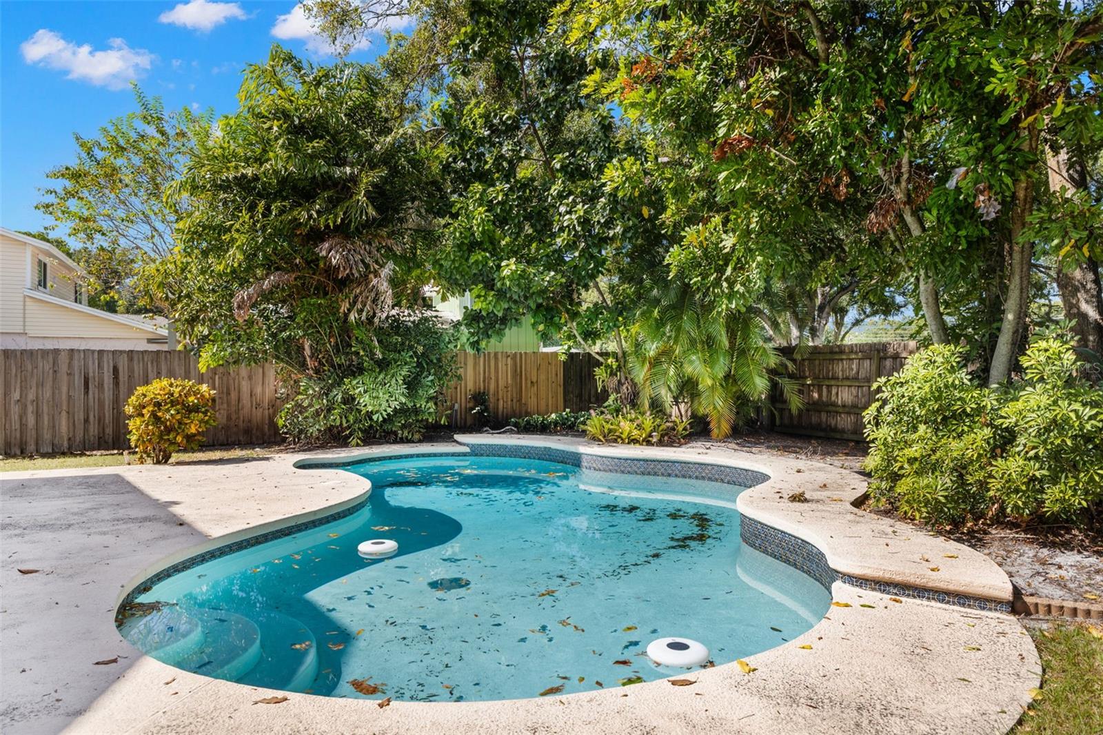 Listing photo id 24 for 7801 Greenshire Drive