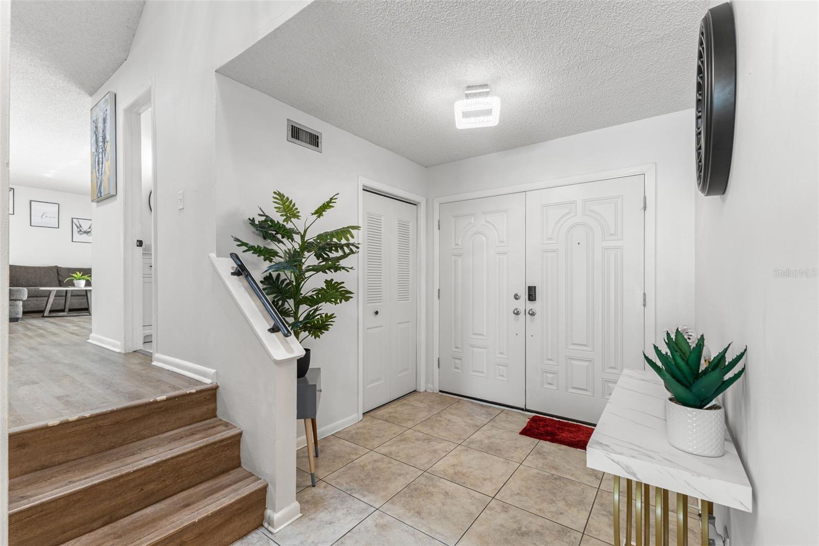 Listing photo id 1 for 7801 Greenshire Drive