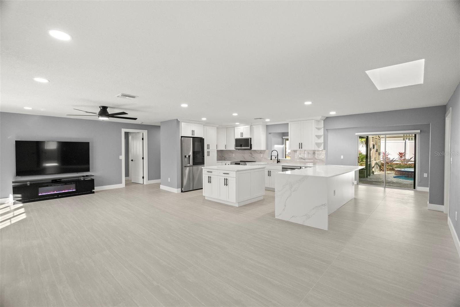 Image 16 of 53 For 232 Pinecrest Drive