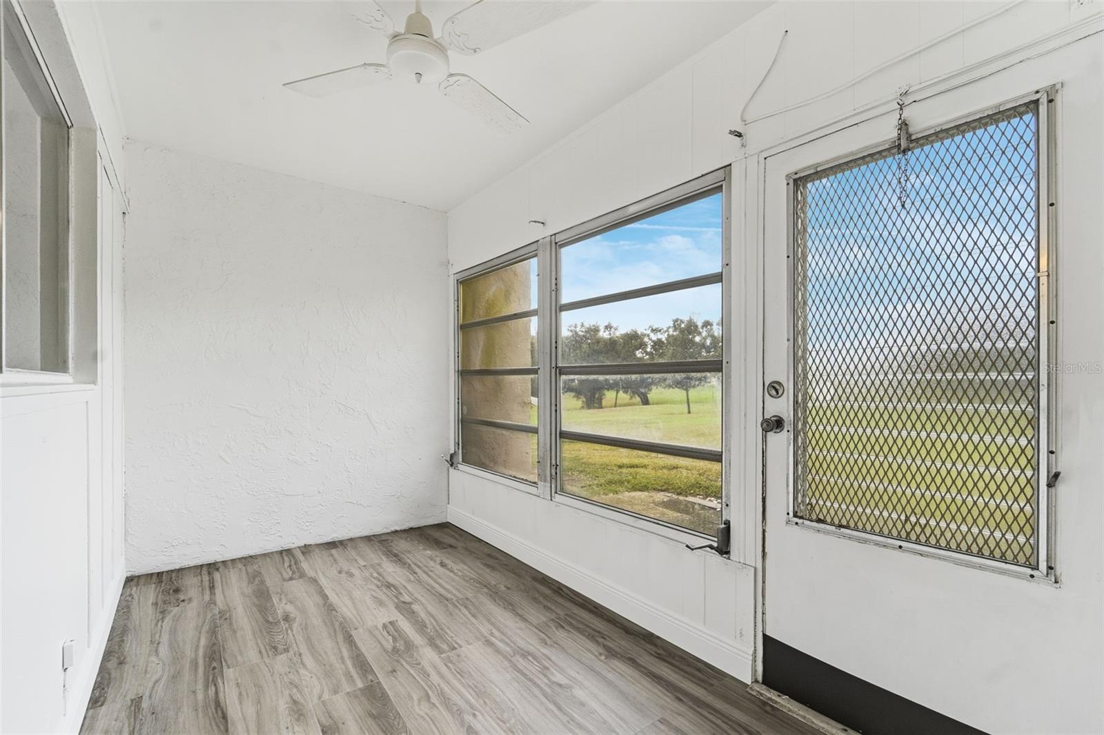 Image 11 of 22 For 1471 Mission Drive E