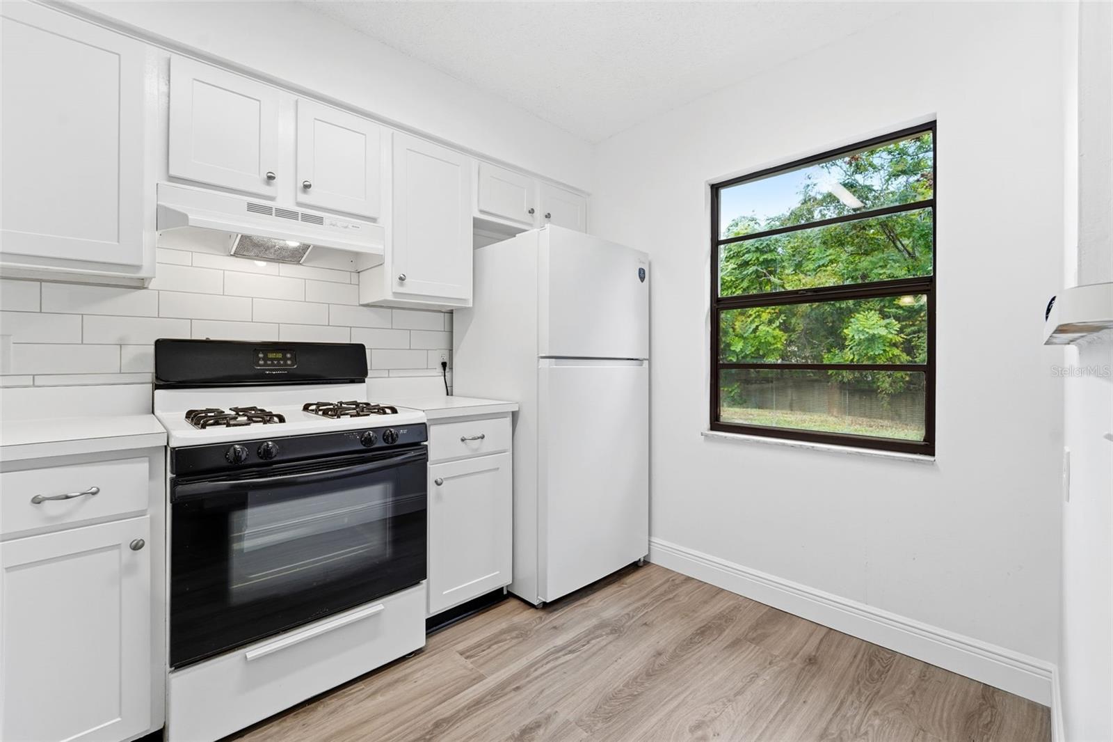 Image 4 of 22 For 1471 Mission Drive E