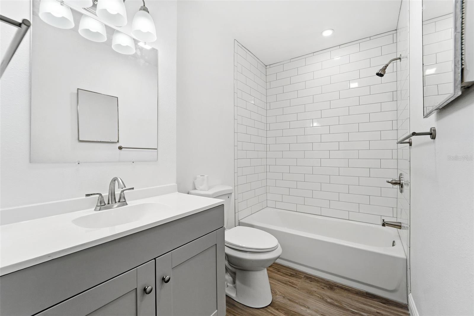 Image 7 of 22 For 1471 Mission Drive E