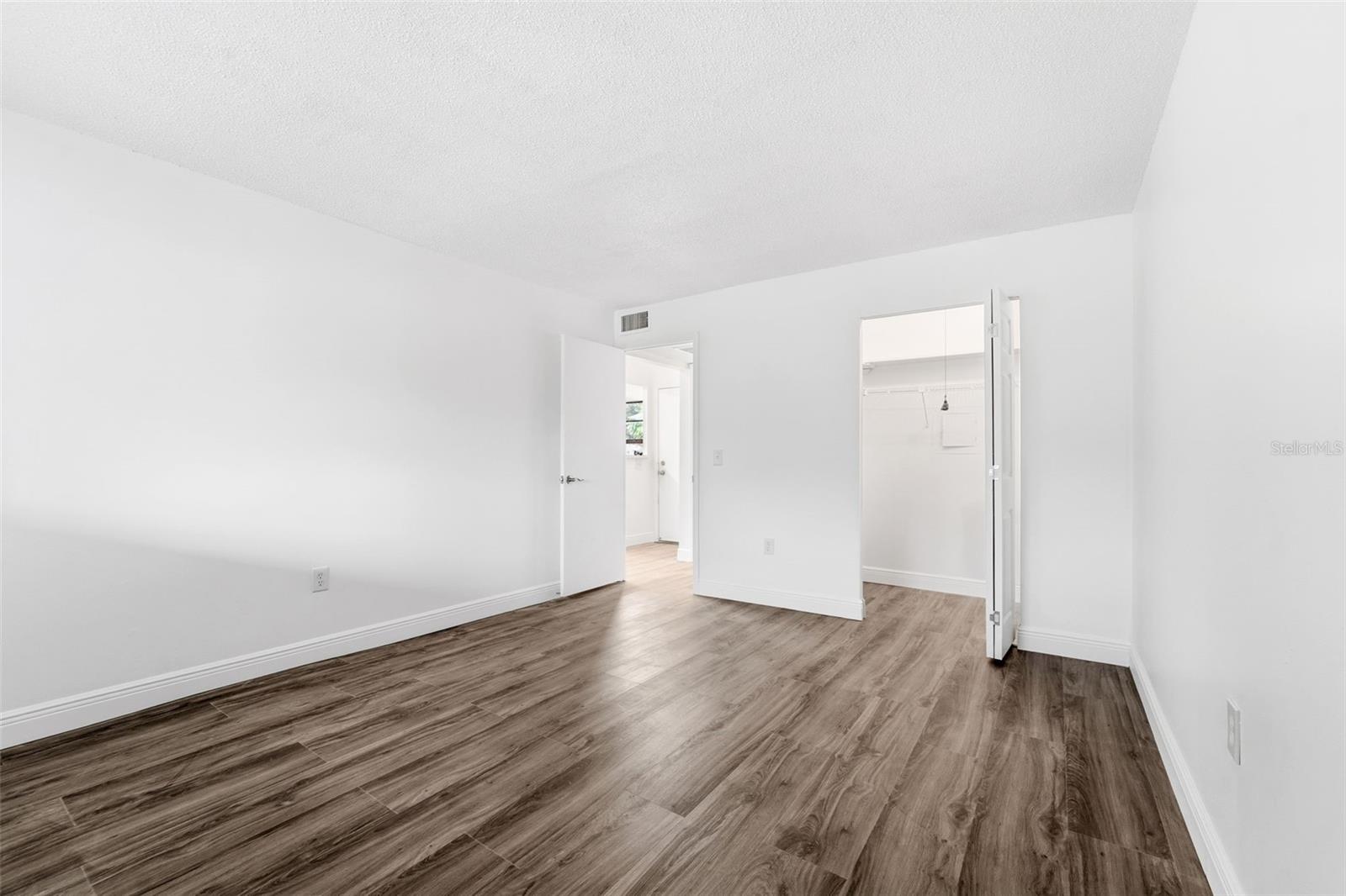 Image 9 of 22 For 1471 Mission Drive E