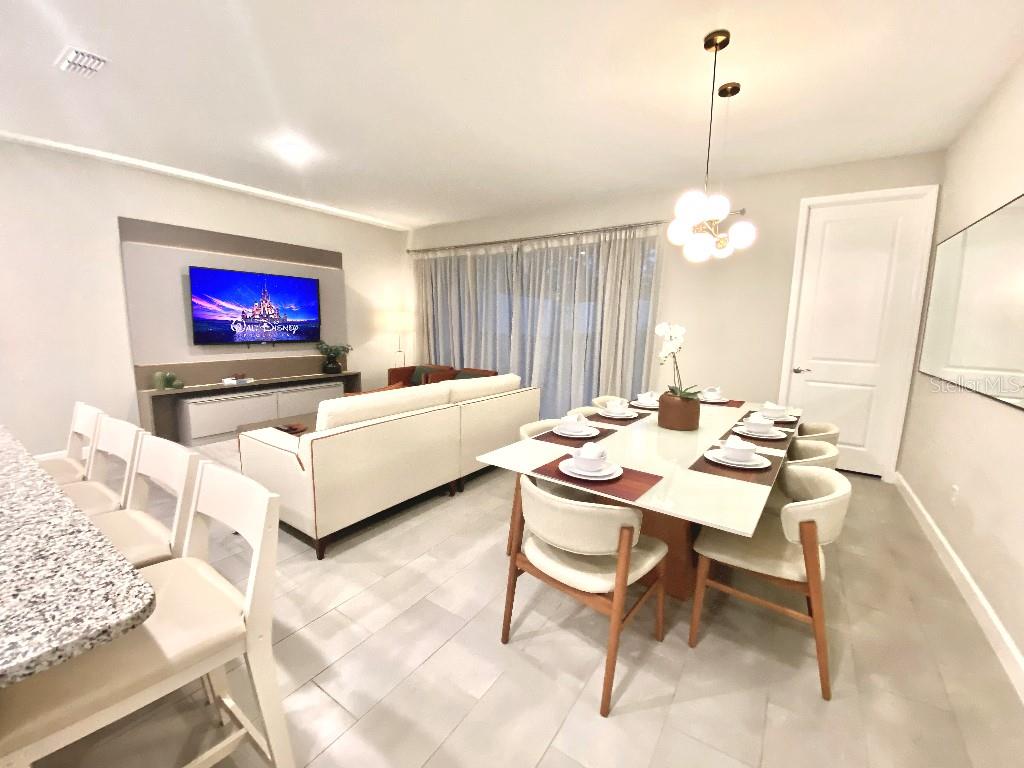 Image 15 of 40 For 8004 Formosa Valley Place