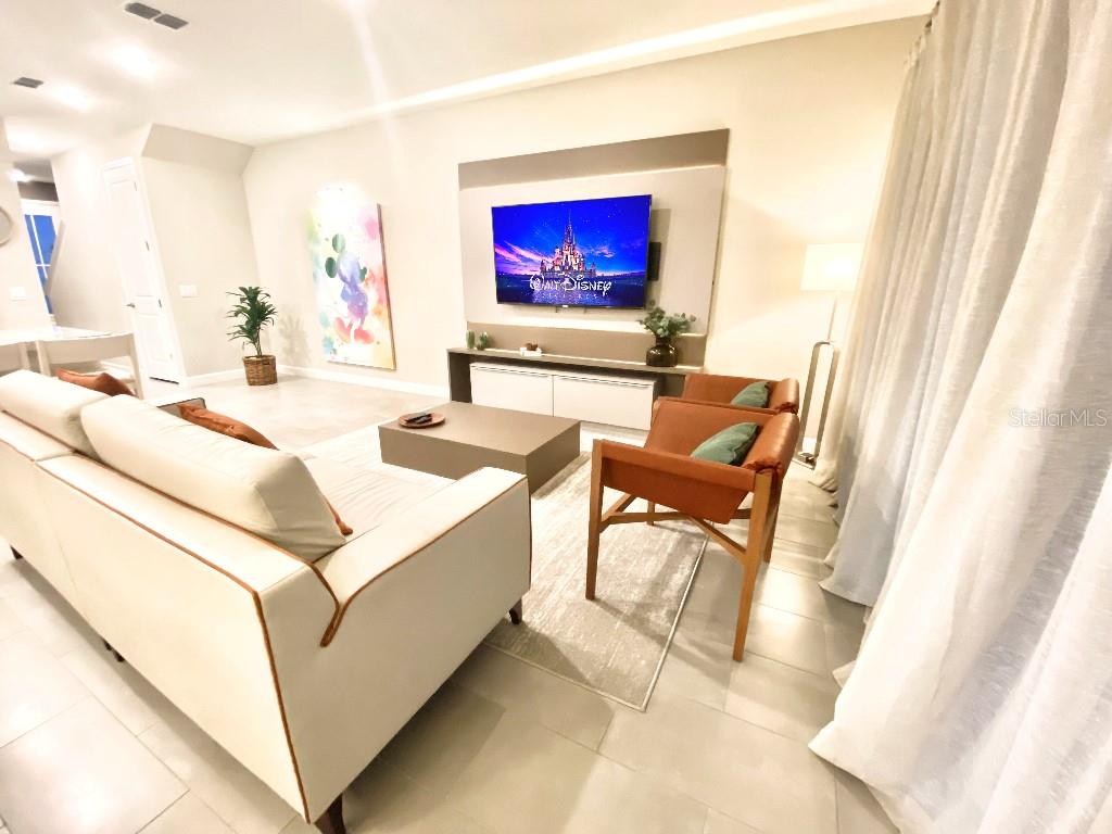 Image 16 of 40 For 8004 Formosa Valley Place