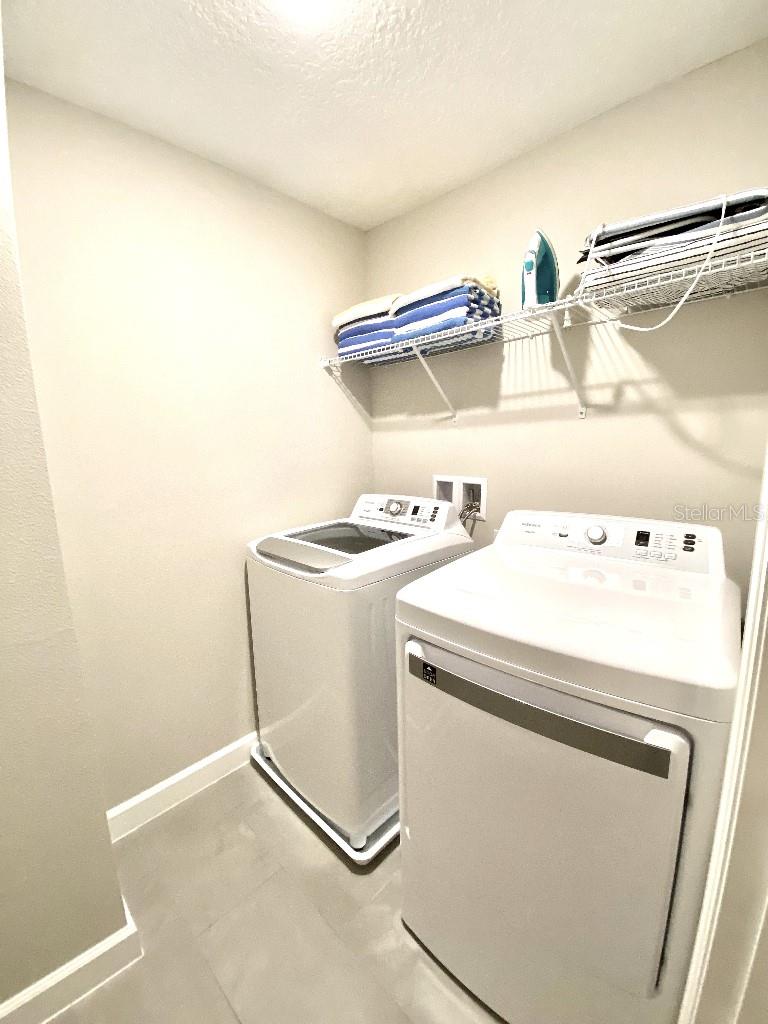 Image 28 of 40 For 8004 Formosa Valley Place