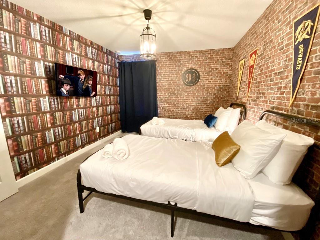 Image 32 of 40 For 8004 Formosa Valley Place