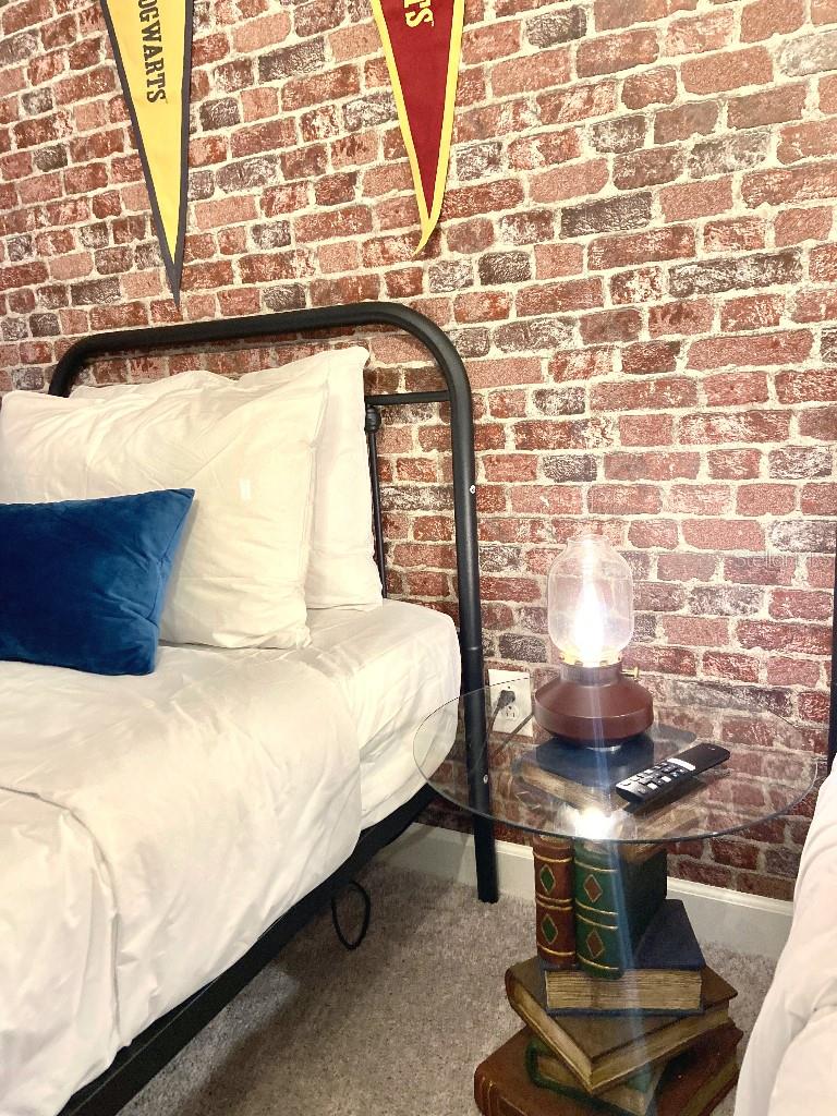 Image 6 of 40 For 8004 Formosa Valley Place