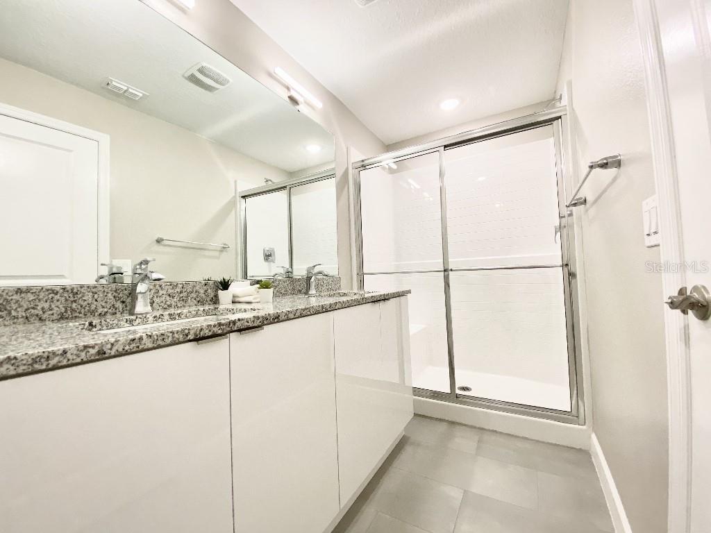 Image 9 of 40 For 8004 Formosa Valley Place