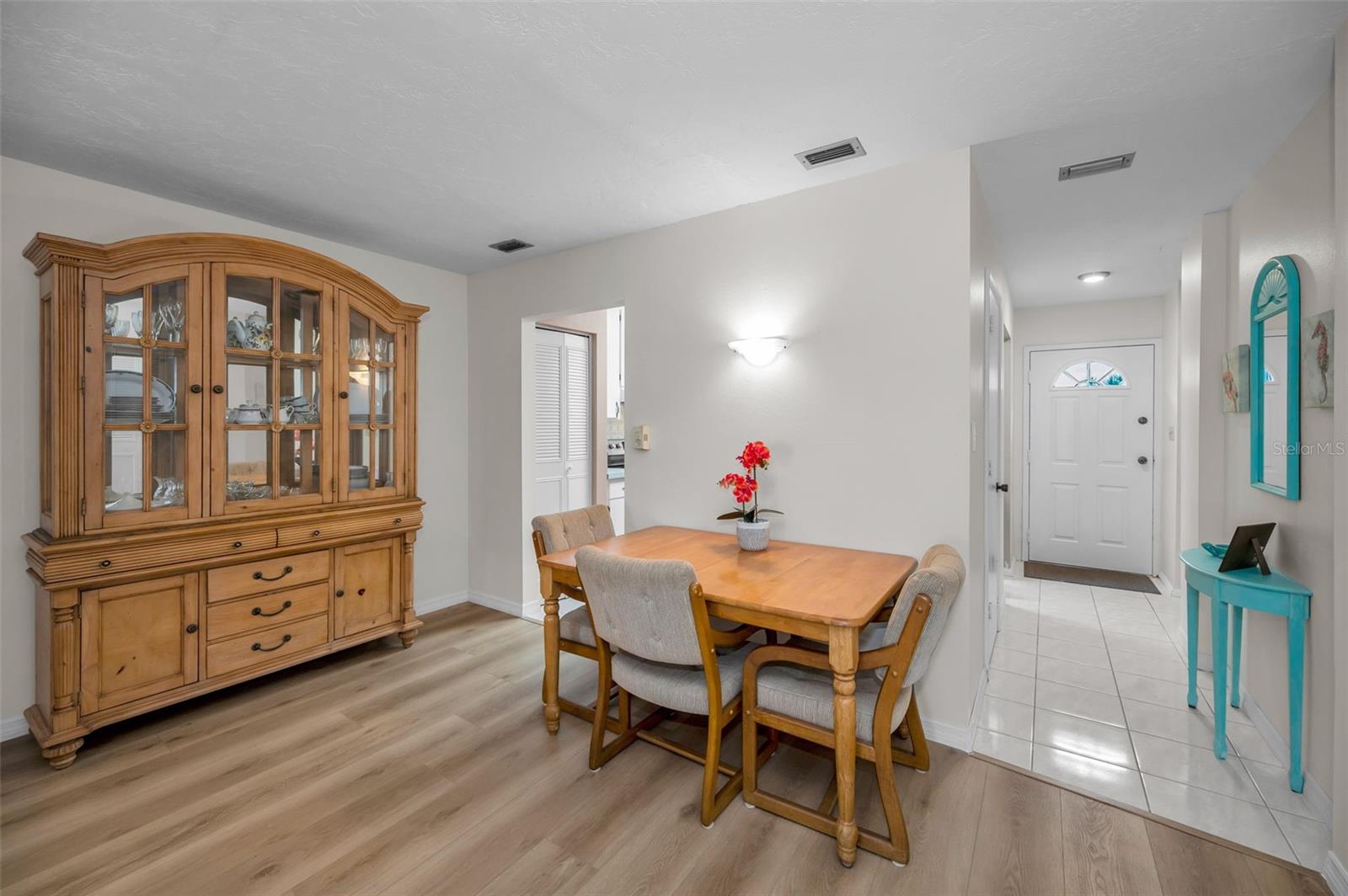 Image 7 of 53 For 2700 Bayshore Boulevard 555