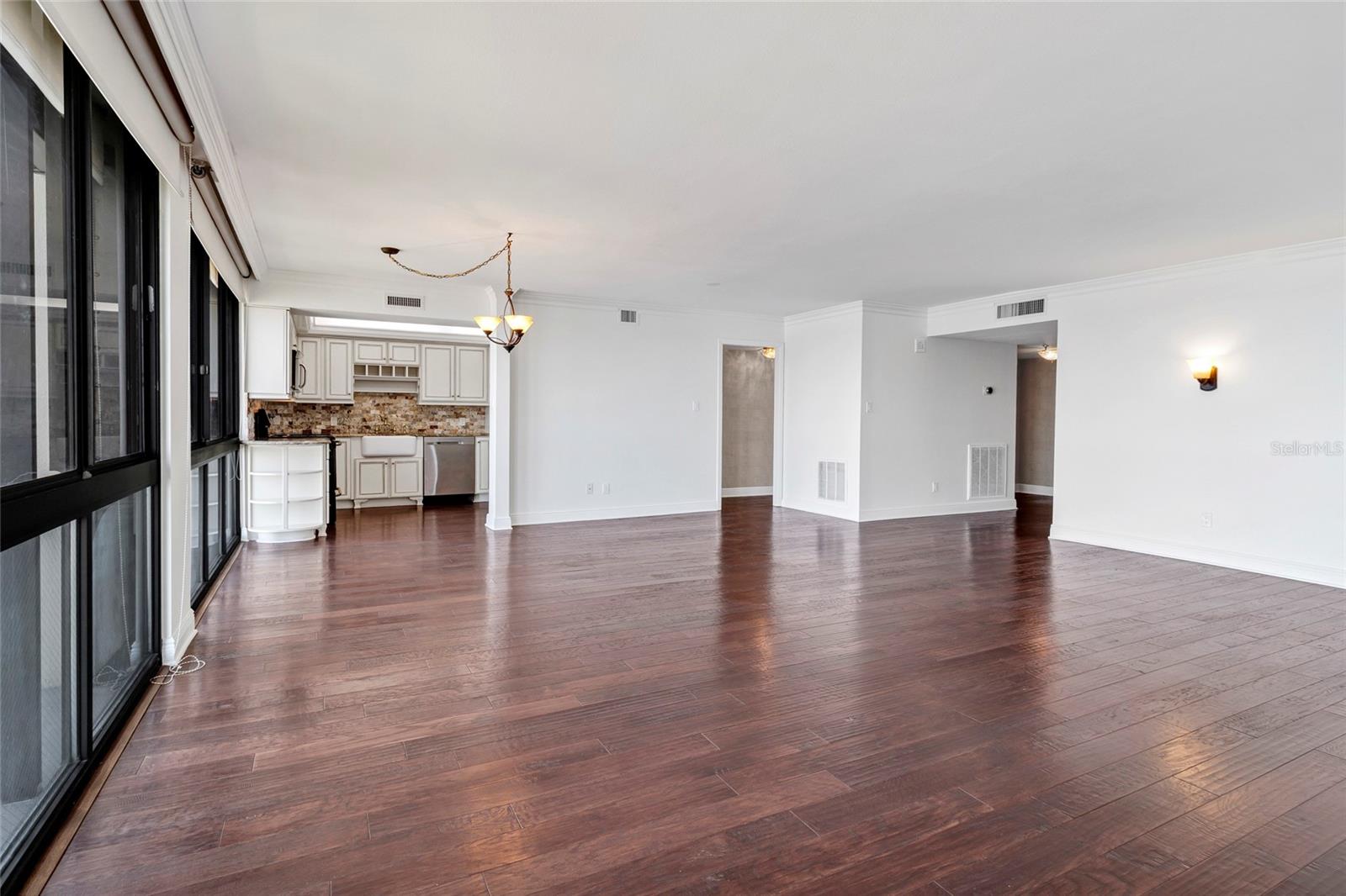 Image 22 of 84 For 3301 Bayshore Boulevard 1105c