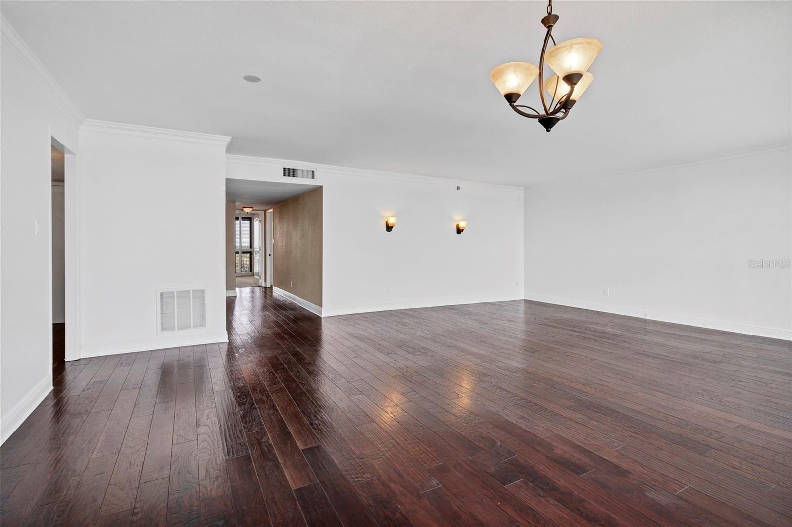 Image 24 of 84 For 3301 Bayshore Boulevard 1105c