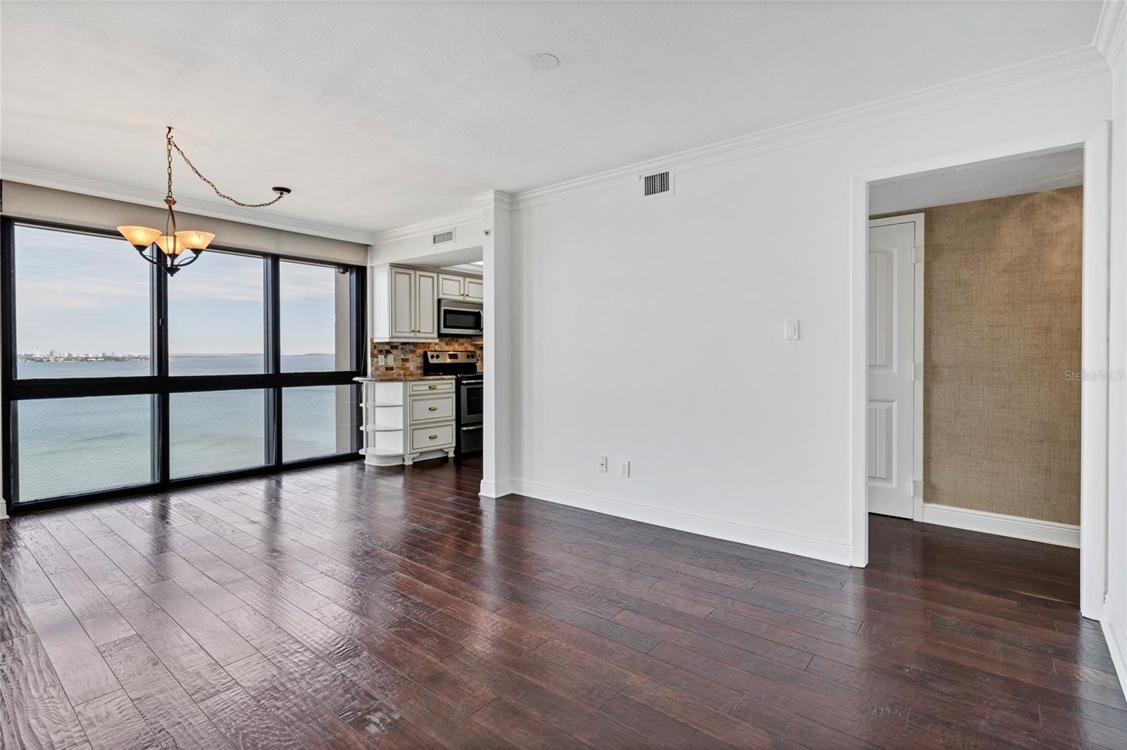 Image 26 of 84 For 3301 Bayshore Boulevard 1105c