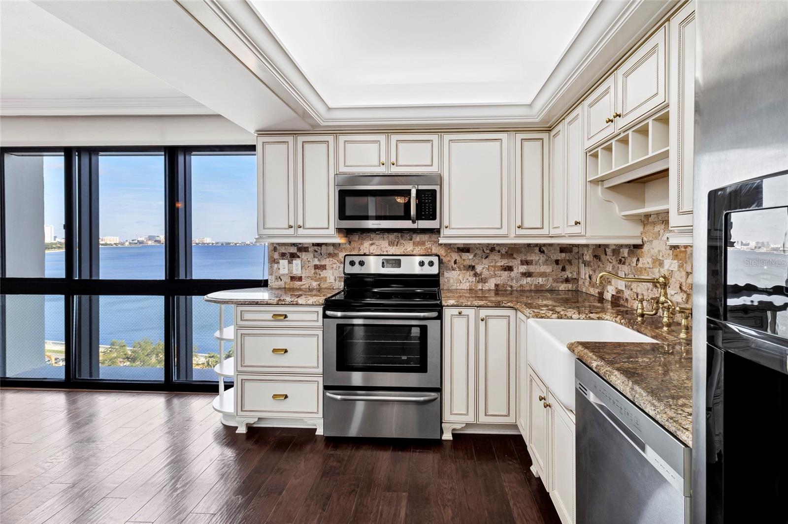 Image 30 of 84 For 3301 Bayshore Boulevard 1105c