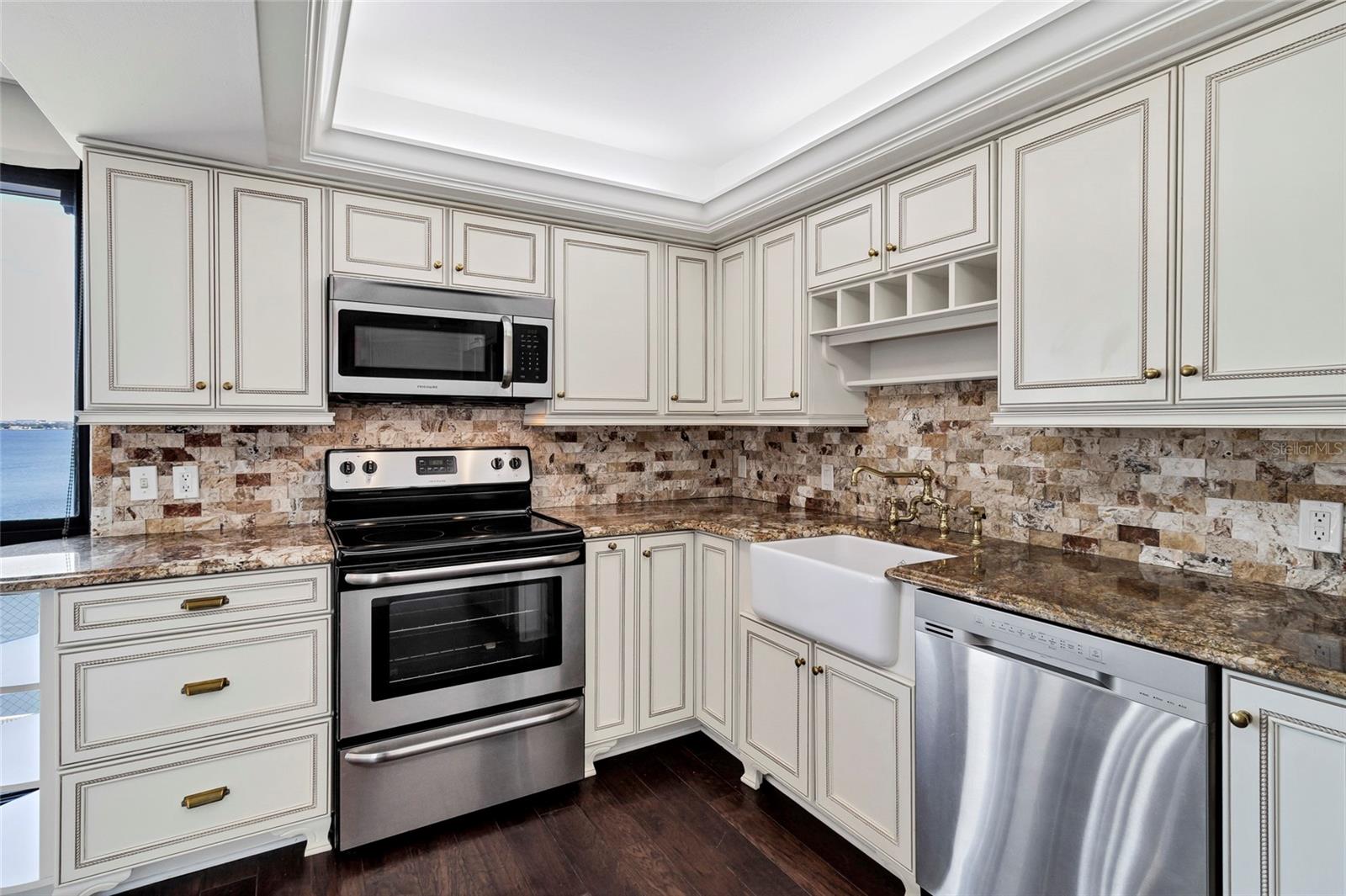 Image 31 of 84 For 3301 Bayshore Boulevard 1105c