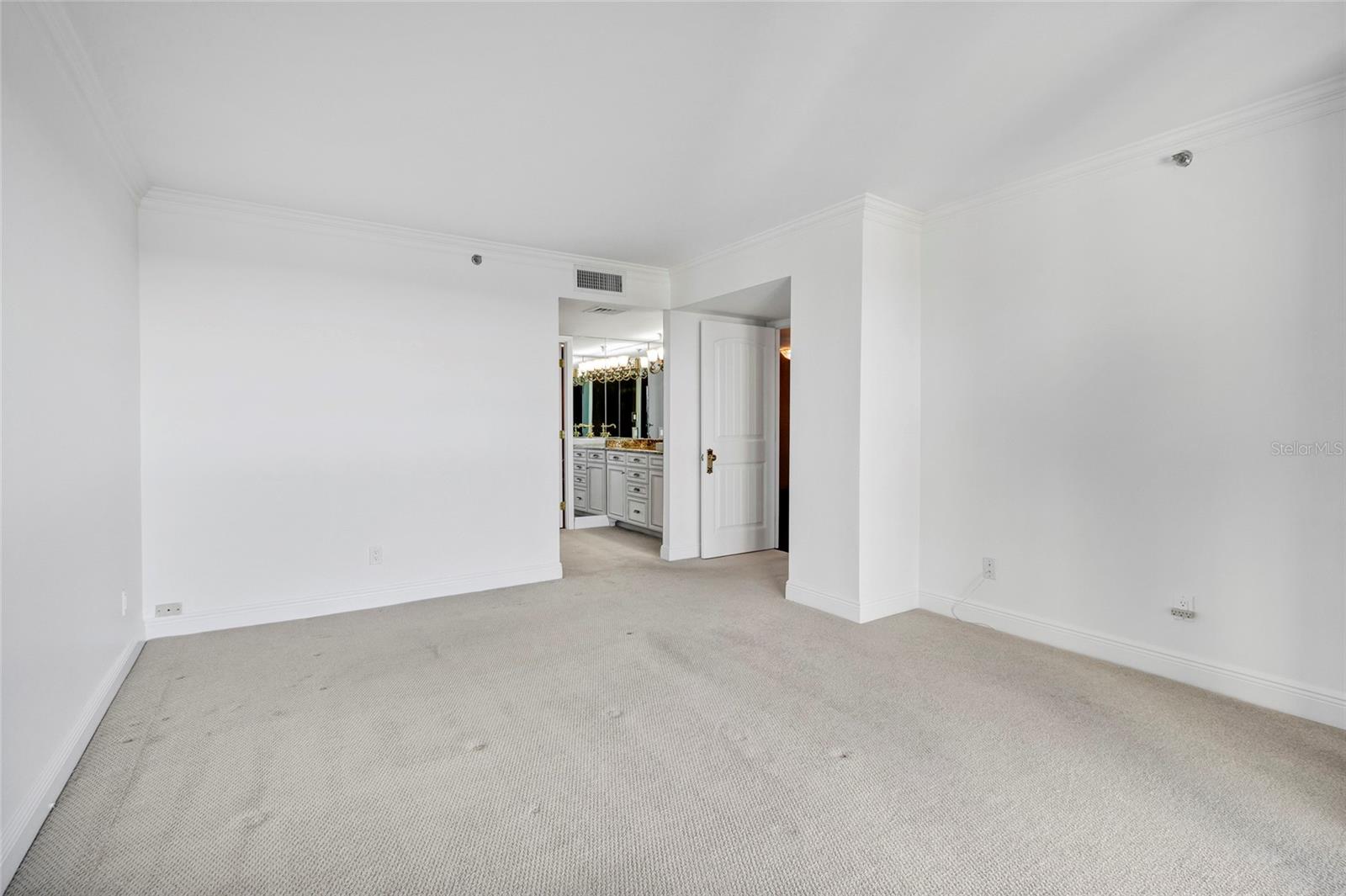 Image 43 of 84 For 3301 Bayshore Boulevard 1105c